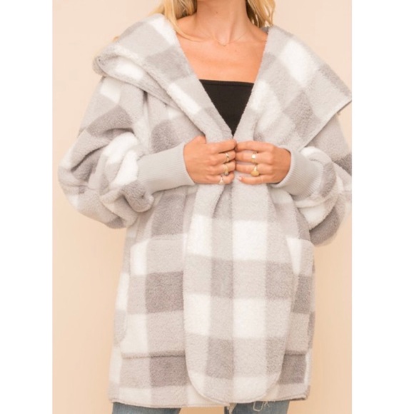 Cozy Blanket Cardigan - Picture 1 of 4